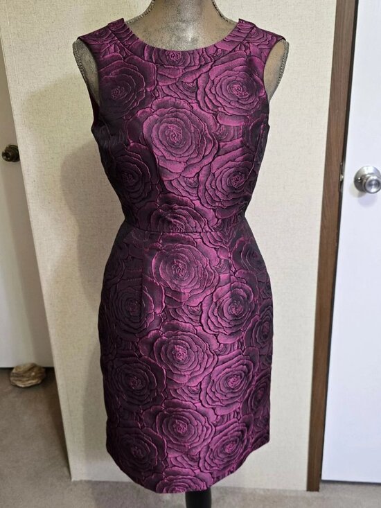 Dresses & Skirts - Sleeveless Sheath Dress Women